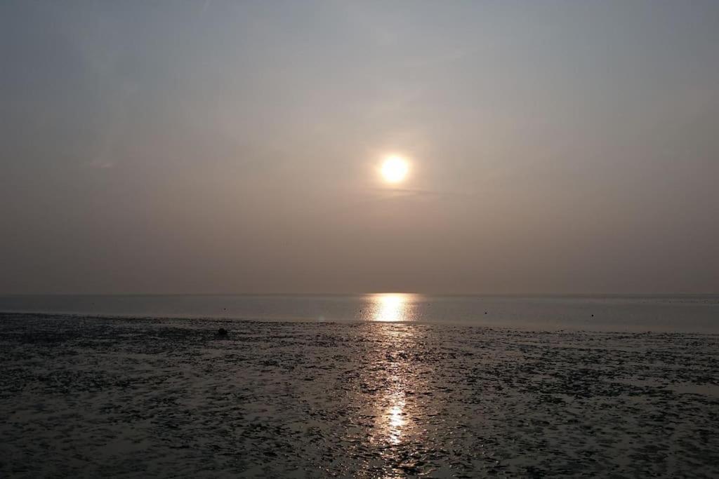 Urlaubsdomizil Norden/Norddeich, Mit Garten ภายนอก รูปภาพ